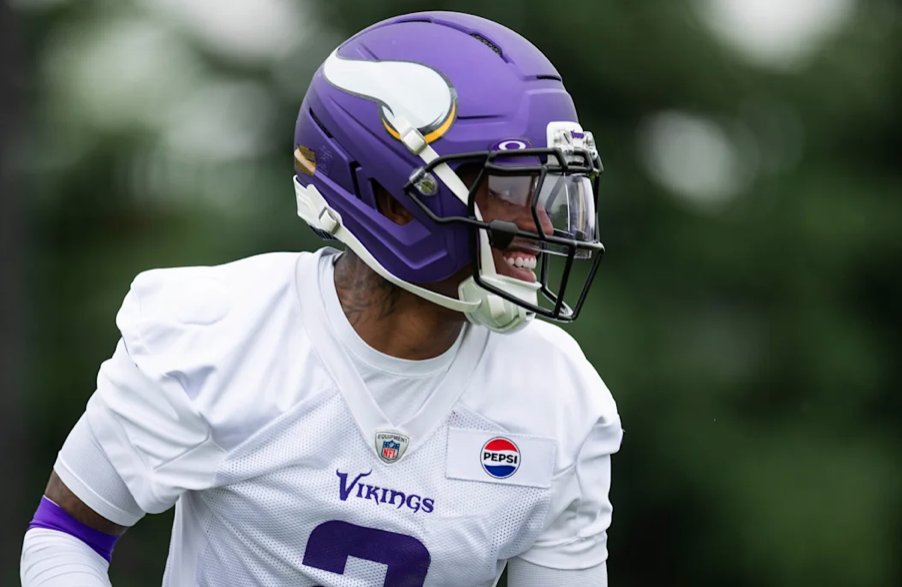 Lindsey Young (@lindseymnsports) on Twitter photo "Everyone's bought in, everyone's trying to figure out how to get on the field & make plays, & we're all just one big brotherhood."
Good stuff here on <a href="/rodgers_isaiah/">Isaiah Rodgers Sr.</a>, <a href="/byronmurphy/">Byron Murphy JR</a>, <a href="/MekhiBlackmon/">Candace Son.</a> and the rest of the <a href="/Vikings/">Minnesota Vikings</a> CBs room by <a href="/RobKleifield/">Rob K</a> ⬇️
vikings.com/news/isaiah-ro… "Everyone's bought in, everyone's trying to figure out how to get on the field & make plays, & we're all just one big brotherhood."
Good stuff here on <a href="/rodgers_isaiah/">Isaiah Rodgers Sr.</a>, <a href="/byronmurphy/">Byron Murphy JR</a>, <a href="/MekhiBlackmon/">Candace Son.</a> and the rest of the <a href="/Vikings/">Minnesota Vikings</a> CBs room by <a href="/RobKleifield/">Rob K</a> ⬇️
vikings.com/news/isaiah-ro…