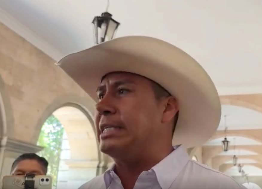 CelisAguirre's tweet photo. Mi opinión completa en: 
https://t.co/950r5mTxK6…
 📑✍🏼
#Antorcha #Oaxaca #Antorcha https://t.co/PnZiuBRFcZ