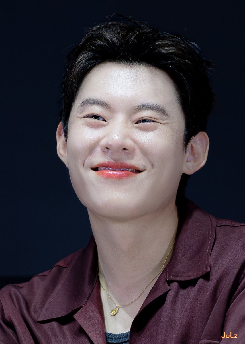 taengeeee_ tweet media