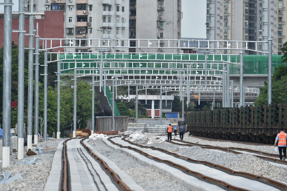 CDevway's tweet image. 长钢轨 老机车
旧景色 新线路