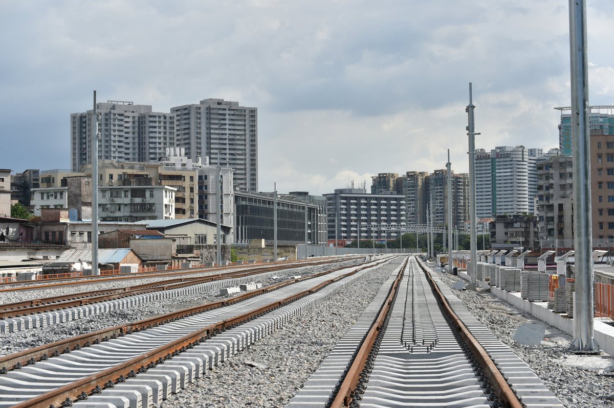 CDevway's tweet image. 长钢轨 老机车
旧景色 新线路