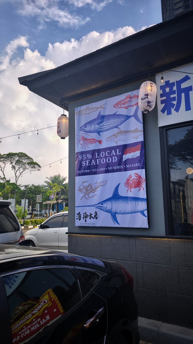 gastronusa's tweet photo. Resto Jepang Kai Jin Sui San di Alam Sutera tahu betul: laut Indonesia itu surganya seafood. Makanya mereka berani pakai 95% seafood lokal https://t.co/qWY9LTaejo
