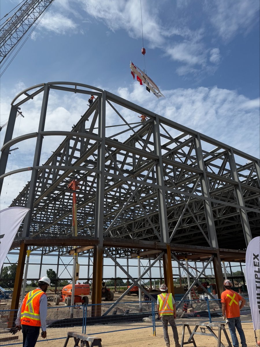 CityKitchener's tweet photo. Kitchener Celebrates $10 Million Provincial Grant & Construction Milestone for New Recreation Complex. Read more ➡️ https://t.co/8Vr5gy092K
#BuildingKitchenerTogether https://t.co/aySuZhp43v