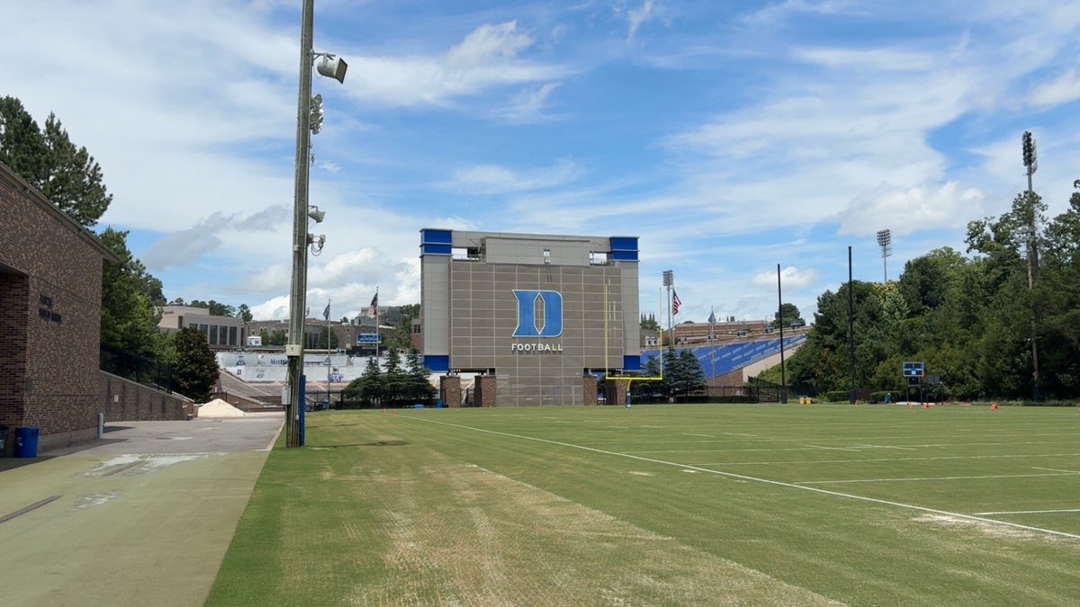 ykmari2026's tweet image. Thank you @DukeFOOTBALL for having me at your camp I had great time!!!! @Coach_JWheeler @worsley_dalvin @asim_mcgill