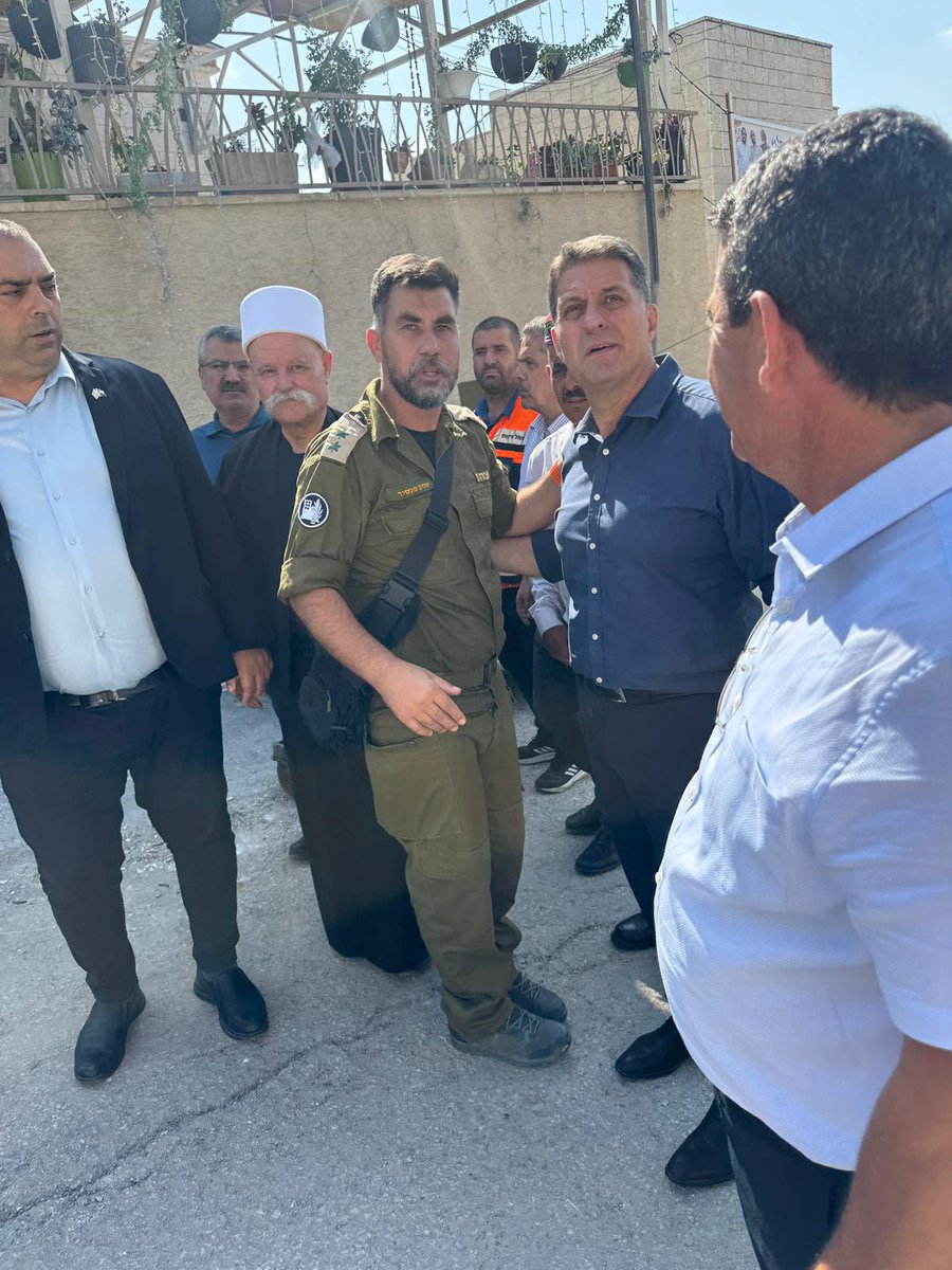 הגעתי היום לפתח תקווה ולטמרה לסיור במקומות שבהם נפלו הטילים מאיראן. 

עיר במרכז ועיר בצפון. יהודים וערבים כאחד, ששילמו מחיר דמים כבד בגלל התוקפנות האיראנית.

באתי לחזק את התושבים, לראות מקרוב את ההרס, ולהוקיע באופן חד משמעי את צהלות השמחה שנשמעו על ידי מיעוט קטן ולא מייצג, אחרי