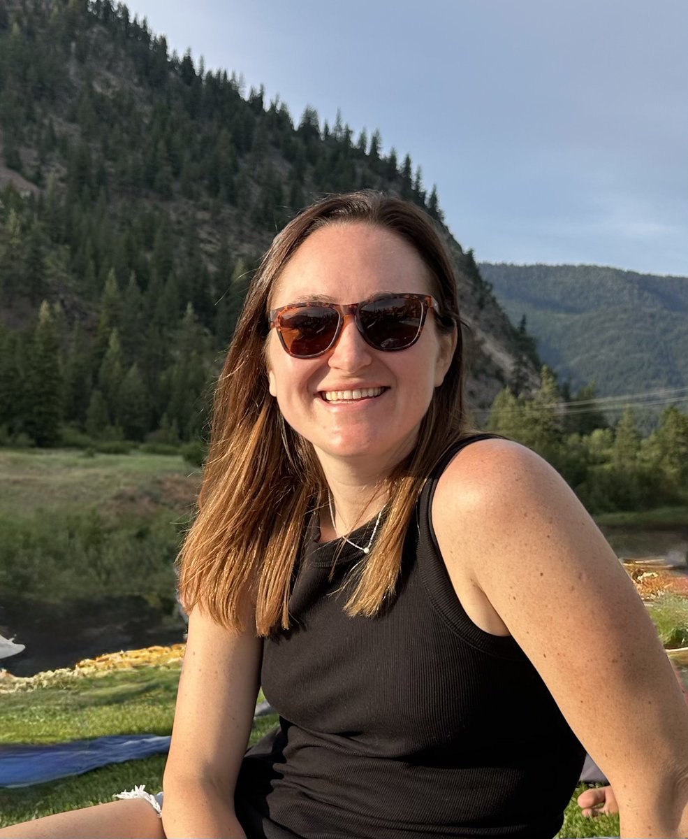 We are excited to welcome Dr. Miranda Bradley as academic faculty after her Advanced Emergency Medicine Ultrasound Fellowship!

Dr. Bradley says she looks forward to continuing to engage in US education here at UW through lectures, bedside teaching, and global health work.