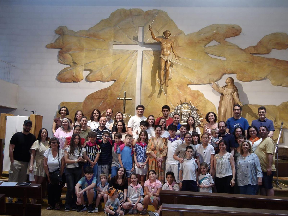 JMVSCorazon's tweet photo. El 13 de junio vivimos un momento muy especial: los pasos de nivel. 

Un signo de crecimiento personal y en la fe, siempre guiados por María. 

En JMV estamos orgullosos de vosotros por avanzar con alegría. 
Tras la misa, compartimos una merienda llena de gratitud y felicidad💝 https://t.co/Pj3JlmP53b