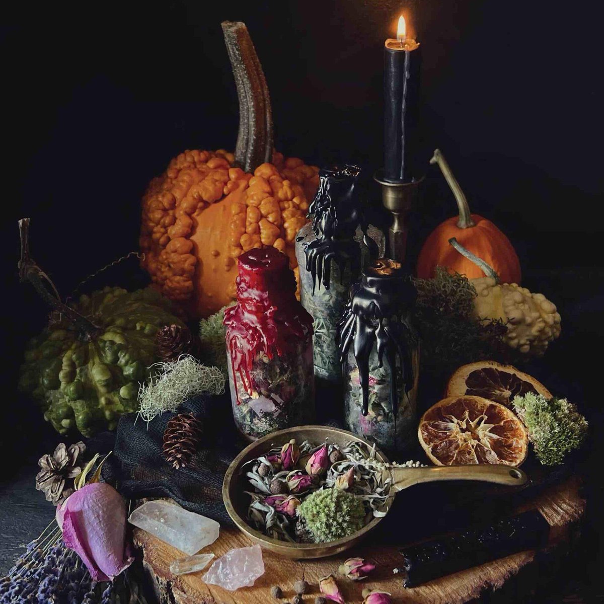 antlerituals's tweet image. under your spell — a lottienat smau
in which lottie receives an order through her etsy shop to put a love spell on herself by none other than her highschool crush, nat