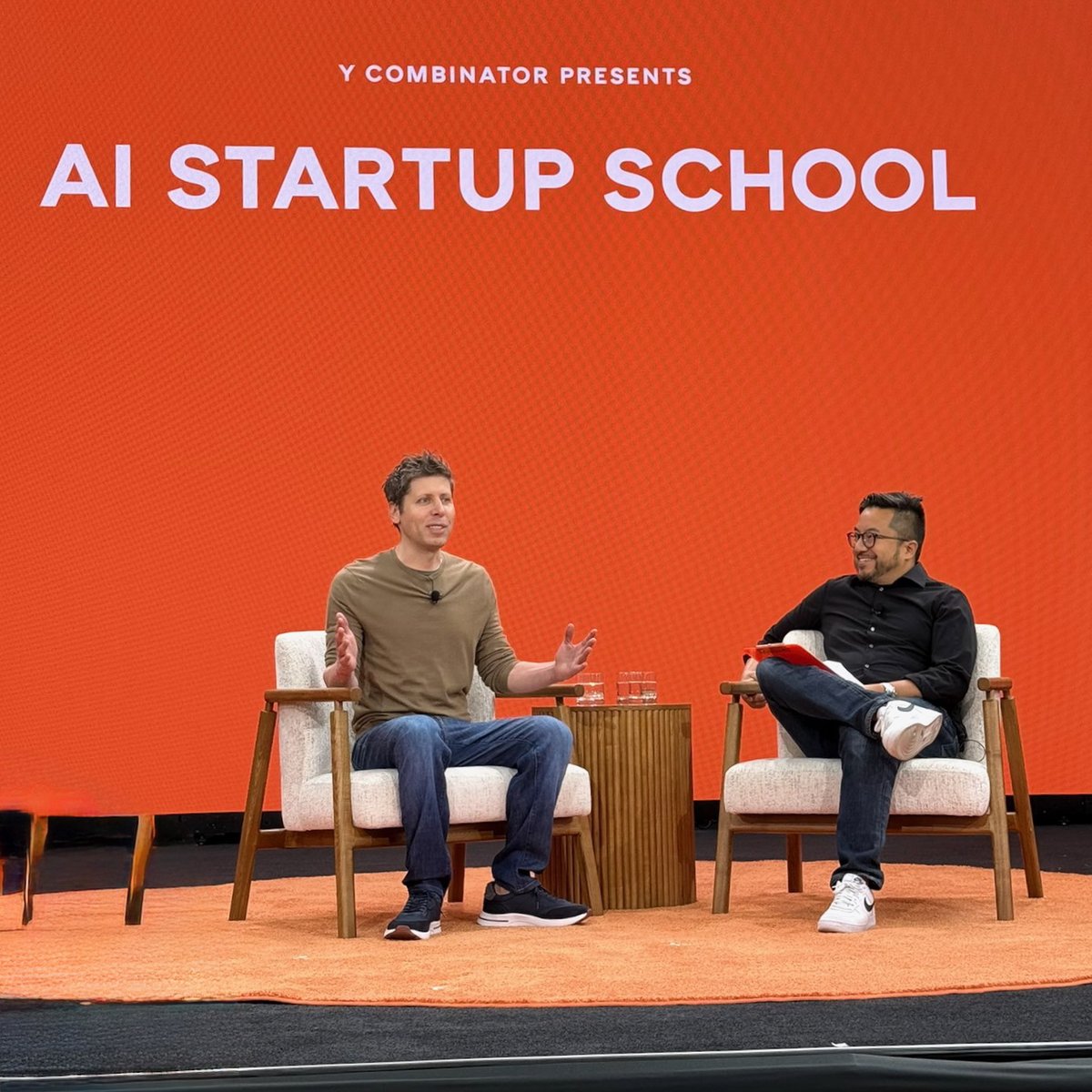 addyosmani's tweet image. .@sama: "Learning to get knocked down, brush yourself off, and keep going is a critical skill that gets easier over time"
I was fortunate enough to attend @ycombinator 's AI Startup School event today featuring OpenAI's Sam Altman amongst many other great speakers. Huge kudos to…