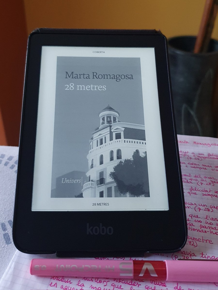 "Realment triem la manera de viure? O és la que ens toca en aquesta loteria del destí?"

28 metres, de Marta Romagosa, un llibre de molt bon llegir, sobre una d'aquelles coses que creiem que només passa als altres. 

#lectures
#llibres
#llibresALLC