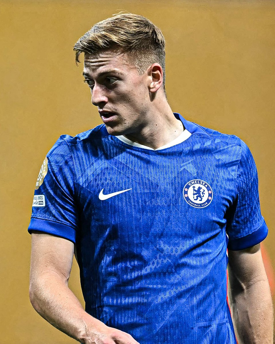 OneFootball's tweet image. Liam Delap is finally in Chelsea colours 🔵⭐