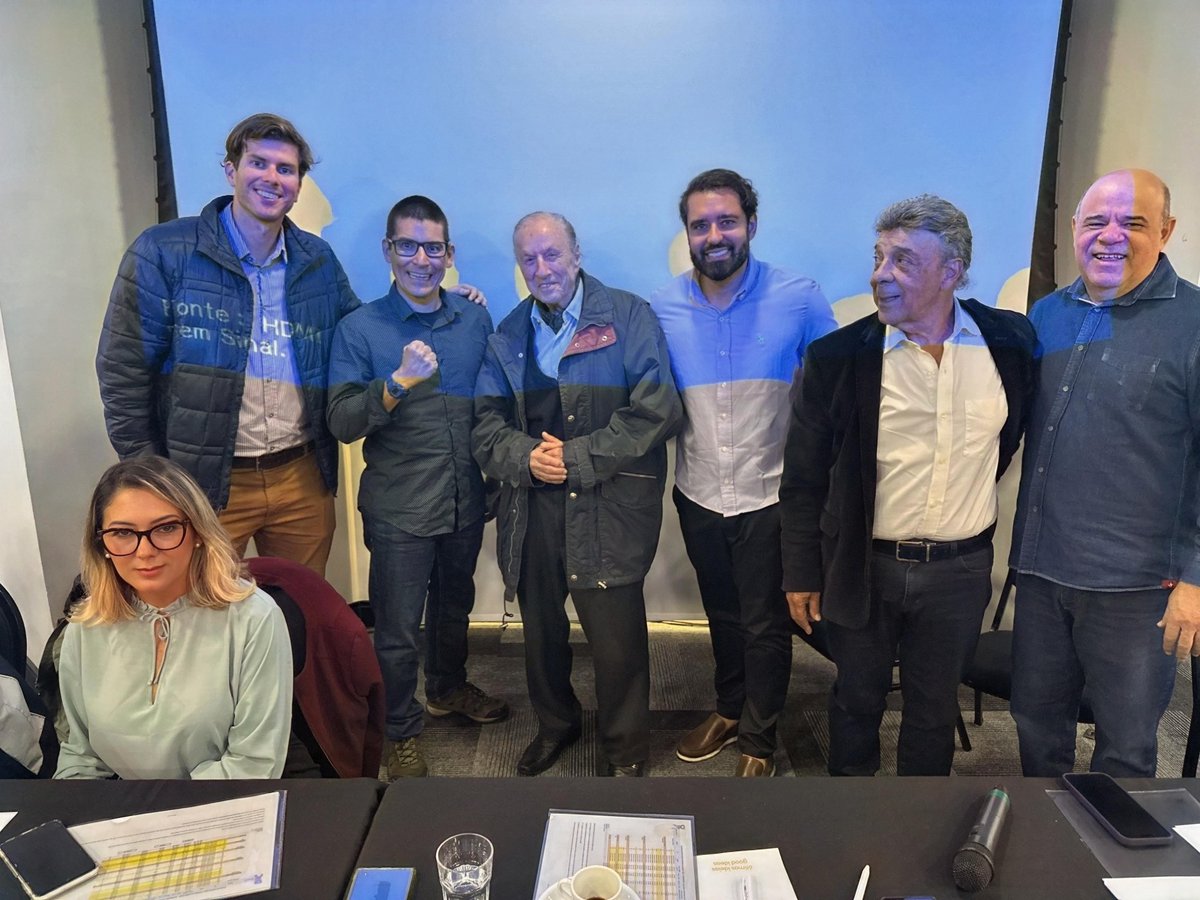 Trezoitão pode ser candidato à presidência pelo Democracia Cristã? 

16 de junho de 2025 – Renato Amoedo, o influenciador conhecido como Trezoitão, reuniu-se com José Maria Eymael, presidente do Democracia Cristã (DC), e membros da executiva nacional, gerando especulações sobre