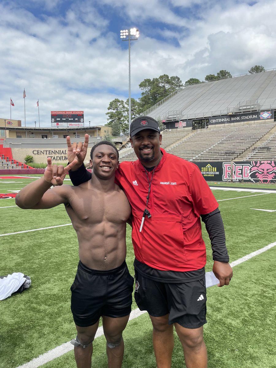 EnochAssan7's tweet image. Had A Great Time at Arkansas State Today!!!
@CoachLovings @CoachButchJones @CoachNickGrimes @nealburcham_12 @CoachTribb @coachdford421 @TrueBuzzFB @RickeyBrownJr3 @illbill03