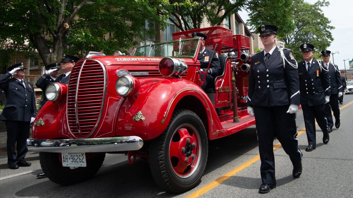 This morning we gathered to remember, honour, and give thanks for the life of retired Firefighter Joseph Paul Bonnano. Joseph sacrificed his life in service to others and lived a life of courage, compassion and service. Sincerest condolences. #LODD #Toronto