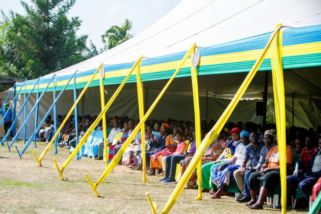 1/2
In partnership with <a href="/CityofKigali/">City of Kigali</a> , we officially launched the Legal Aid Week this afternoon in Kinyinya Sector under the theme “Working together for citizen-centered justice”.
Residents of the City of Kigali were empowered to know their rights, through legal education.
