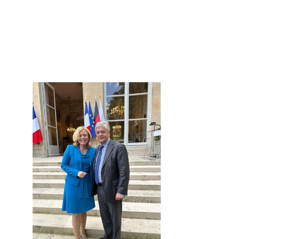 📍Assemblée nationale
🇫🇷🤝🇩🇪 Réunion de l’AFPA aujourd’hui !
J’ai défendu un partenariat renforcé face aux grands défis :⚡️ Souveraineté énergétique
🏭 Compétitivité industrielle
🇪🇺 Autonomie stratégique de l’Europe
#AFPA #FrancoAllemand  #Europe   #AssembléeNationale #Bundestag