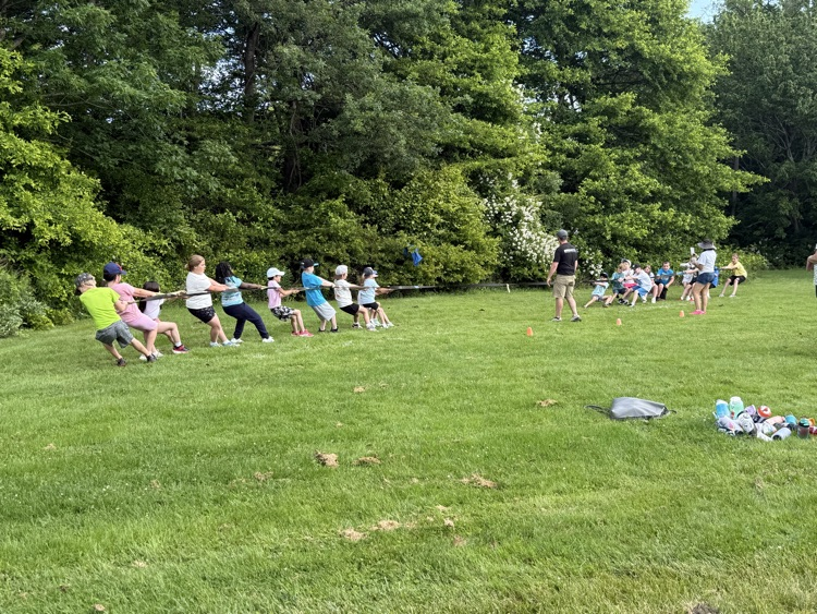 Forest Avenue
Field Day Fun at Forest Ave! Thank you to Mr. Fennessey and all the parent volunteers for a great day!! ☀️☀️