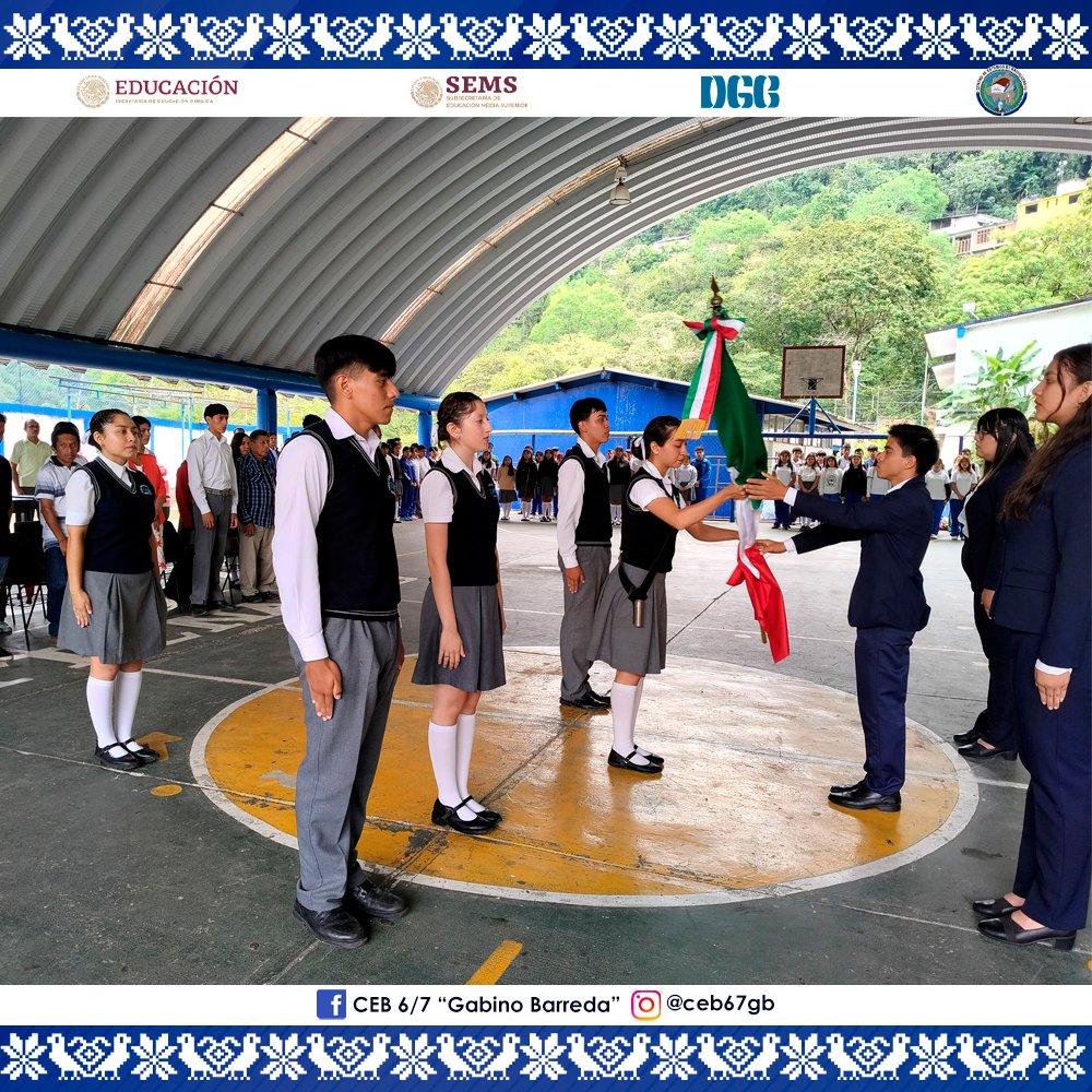 ceb67gb's tweet photo. Hoy en nuestra casa de estudios se vivieron momentos únicos e inolvidables, entrega de certificados a adultos mayores, medalla a la trayectoria educativa y cambio de escolta. https://t.co/lOXXcSpdB1