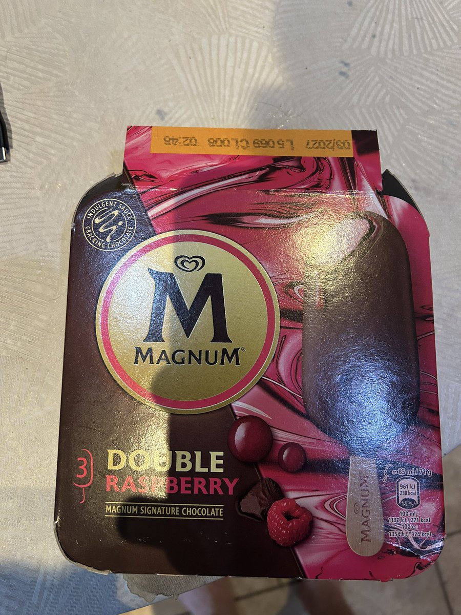 jamesashea's tweet photo. @MagnumIND my wife almost choked on one of your ice creams, there was the top of a broken stick at the top of the ice cream. She was very lucky and had to cough it up https://t.co/GlaMEXcNf6