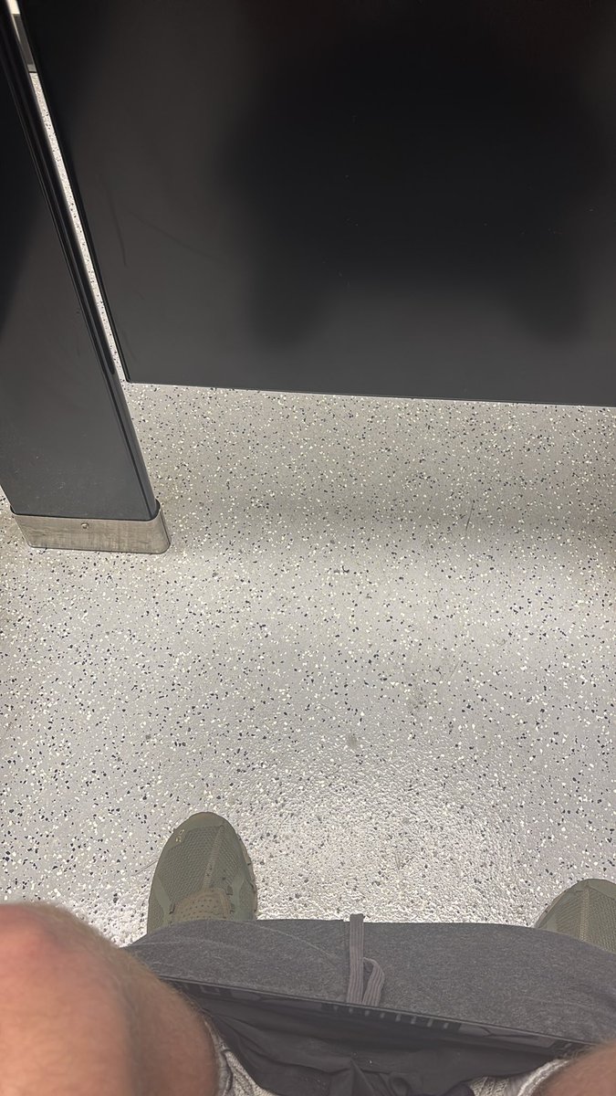 EugineEaton's tweet photo. 39 minutes of work left, I call this the QB Kneel #TextbookPlayCaller #RunoutTheClock https://t.co/8S9PYMCwRo