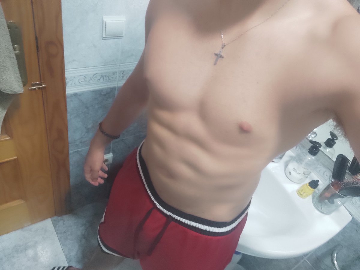 Hctor1532133's tweet photo. 56 kilos/76 kilos. 2 años justo de diferencia. https://t.co/UoVUthXvan