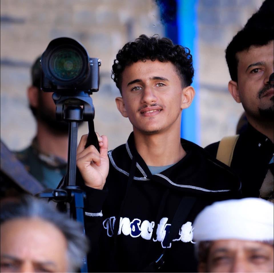 الجديد على الساحه 
عبدالرحمن أخي الصغير، شاب موهوب ومبدع،
حالياً يشق طريقه في مجال التصوير بكل شغف

وكان له حضور جميل في تغطية مهرجانات يافع الأخيرة 
برفقة نخبه من المبدعين 
الله يوفقه ❤️📸