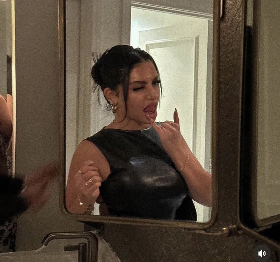 snackdatsmilebk's tweet image. When a woman is hated so I have to become her number one defender #LoveIslandUSA #LoveIsland