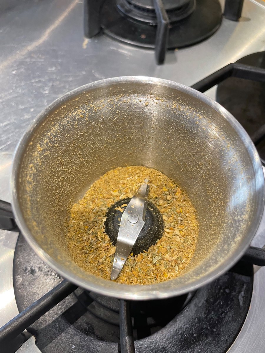Got a new spice grinder 🎉 

Salmon masala with pomegranate &amp; lime basmati rice