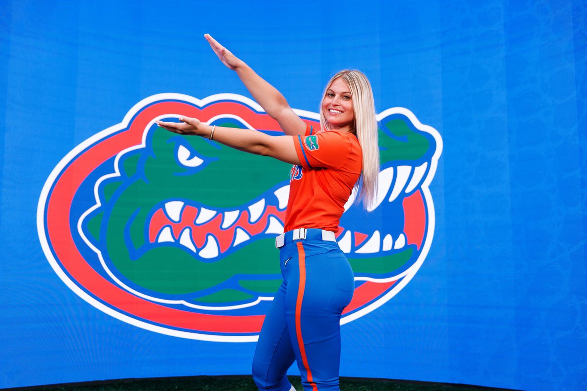 _Desiderio3's tweet image. So excited and blessed for this next chapter representing my home state, Go Gators!!🐊