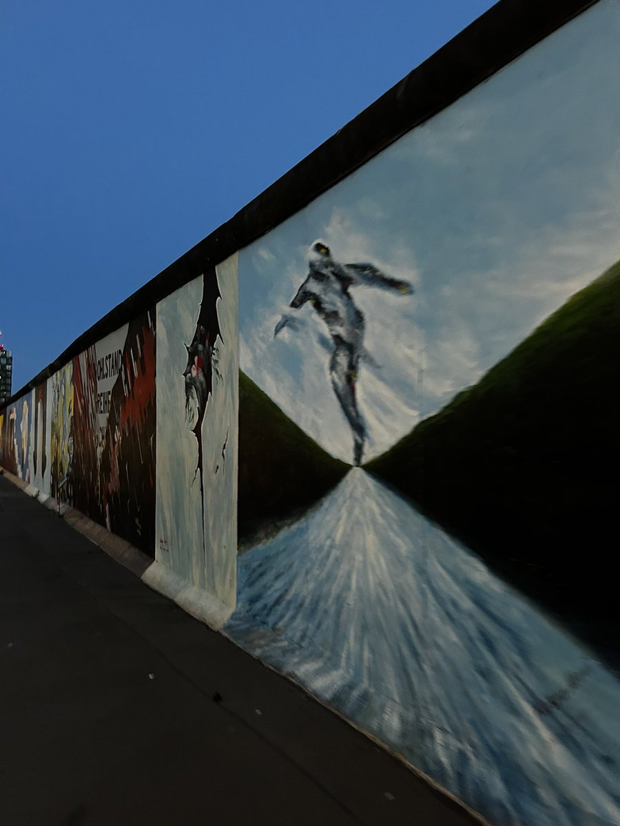 Dreamy walk back from <a href="/shefiorg/">shefi.eth (💫,💫)</a> Berlin