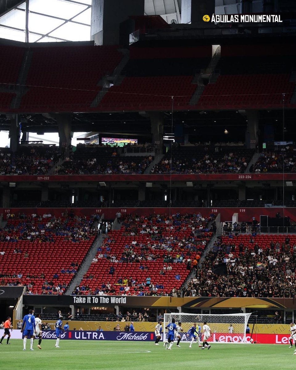 ¿Cómo vas a llenar estadios si el TRICAMPEÓN NO ESTÁ INVITADO? 😎

Así luce el estadio en pleno partido entre el Chelsea y el LAFC. Hay de equipos a equipos, se tenía que decir y se dijo...