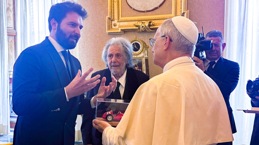 #ElDiarioHN #Vaticano 

El papa León XIV recibió en una audiencia privada en el Vaticano al famoso actor estadounidense Al Pacino, junto a parte del reparto de una película sobre la historia de la casa automovilística Maserati.

VER MAS DETALLES AQUÍ → lc.cx/kDTXIo
