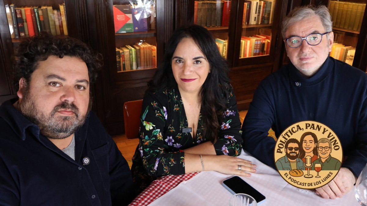 PolíticaPanyVino (@vinopany74454) on Twitter photo ¡Hoy! ¡Gran estreno! "Política, pan y vino", el podcast de los lunes, en un par de horas estará por todas las redes. Con <a href="/DonTinto/">Don Tinto</a> <a href="/claudiaaldanas/">Claudia Aldana S.</a> y <a href="/AxelCallis/">Axel Callís R.</a> ¡Hoy! ¡Gran estreno! "Política, pan y vino", el podcast de los lunes, en un par de horas estará por todas las redes. Con <a href="/DonTinto/">Don Tinto</a> <a href="/claudiaaldanas/">Claudia Aldana S.</a> y <a href="/AxelCallis/">Axel Callís R.</a>