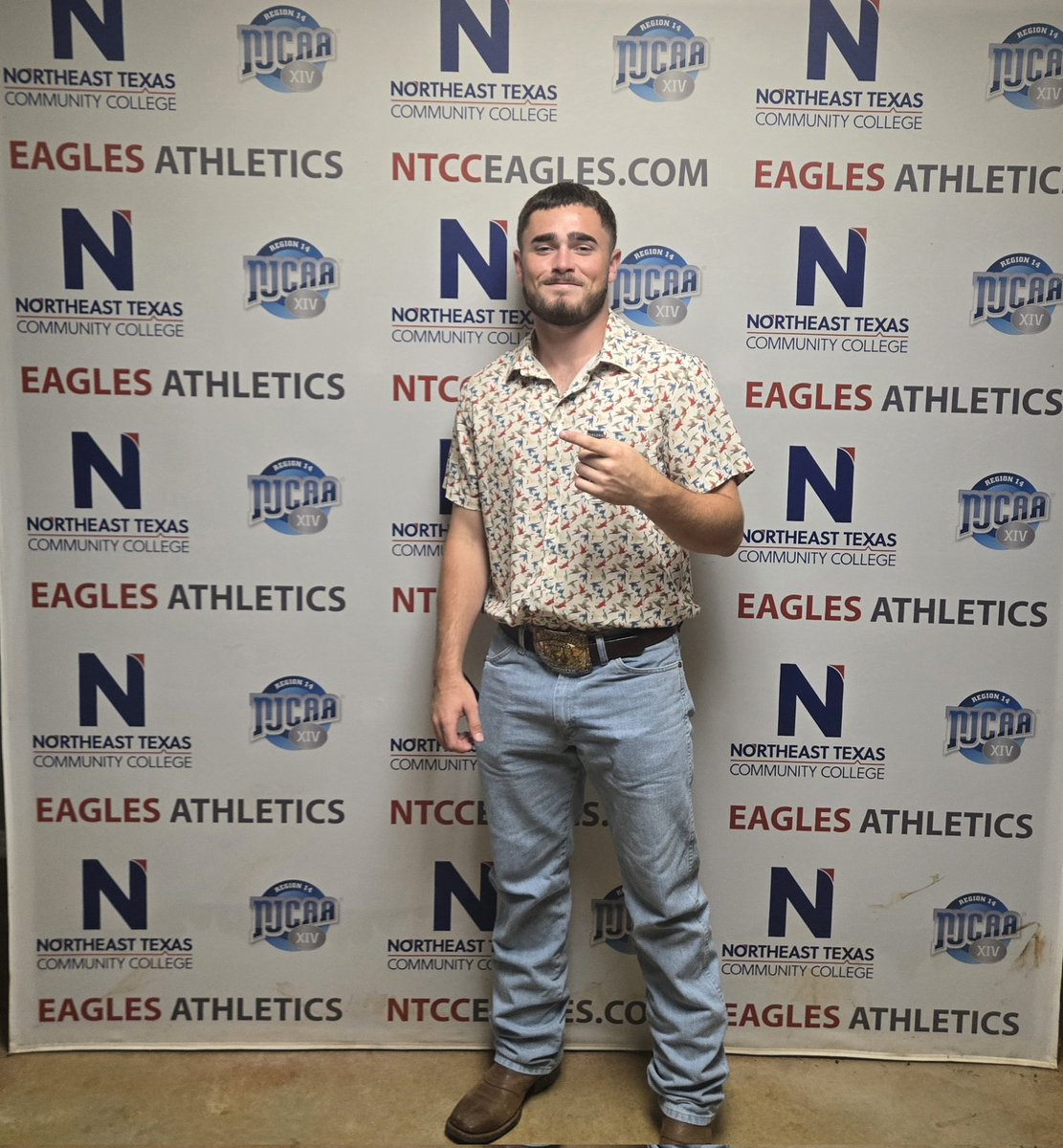 Great visit today with NTCC.  Awsome facilities 
Great Coaches
Huge thanks to Coach Morgan and Coach Trent for having me out today. #EAGLES