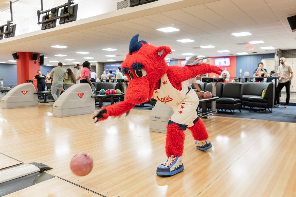 UIC_Alumni's tweet image. Thank you to all of the amazing alumni who hung out with us for Sparky’s Summer Kickoff! Stay tuned for more upcoming alumni events and news!

#UIC #UICAA #UICAlumni #UICExcellence #Bowling #UICSparkySummerKickoff #Summer #UICProud