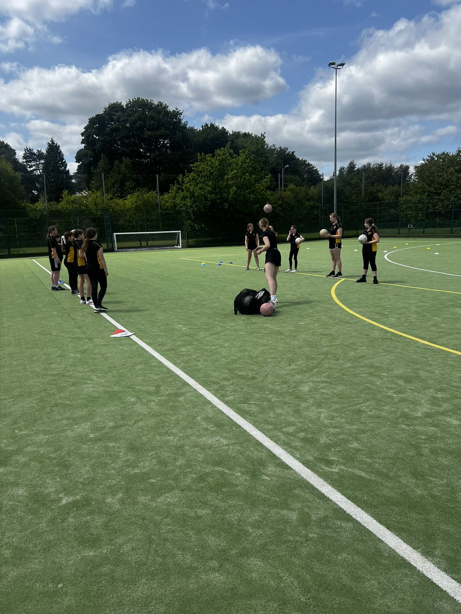 Our superstar Y12 BTEC students planned and delivered sporting sessions to our Y7 classes today. They were outstanding, it made me incredibly proud to see how confident you all were! Roll on round 2 on Wednesday! 

#PassionPridePerform🏆