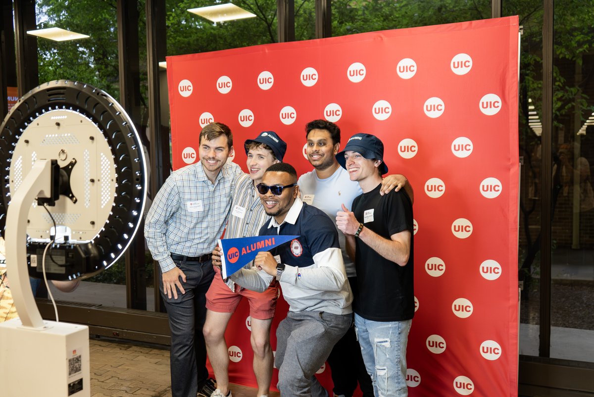 UIC_Alumni's tweet image. Thank you to all of the amazing alumni who hung out with us for Sparky’s Summer Kickoff! Stay tuned for more upcoming alumni events and news!

#UIC #UICAA #UICAlumni #UICExcellence #Bowling #UICSparkySummerKickoff #Summer #UICProud