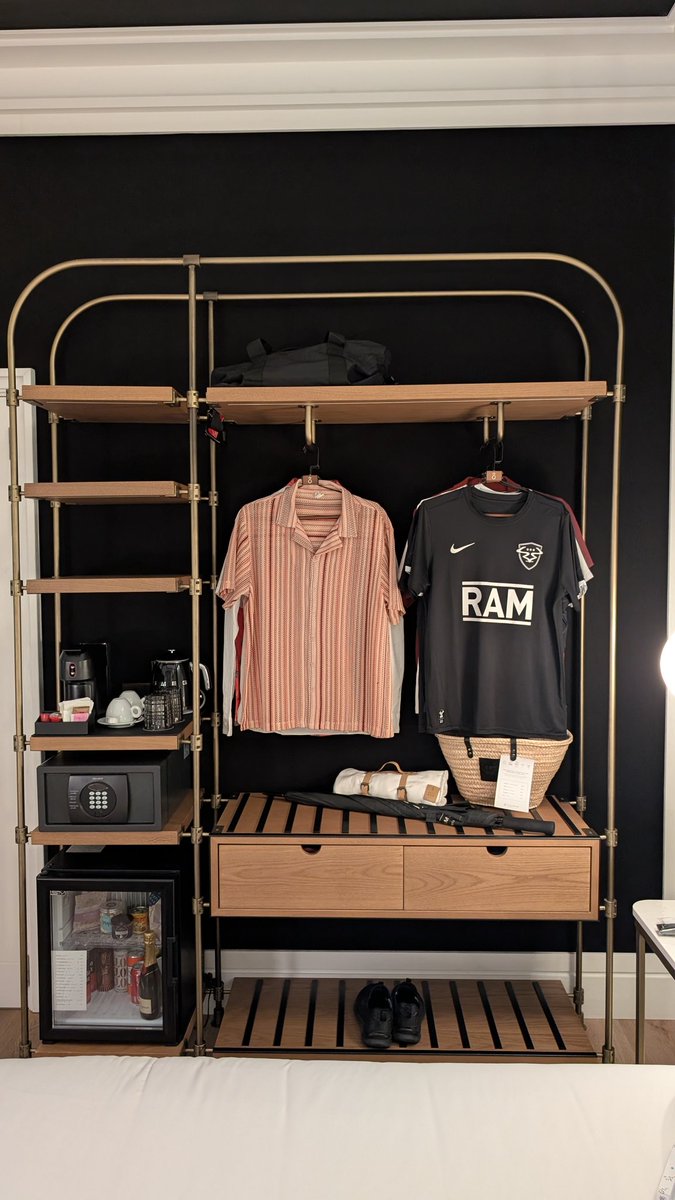 Travel essentials... I never go on holiday without my RAM top <a href="/ANDYC_ram/">Andy C</a> <a href="/RAMrecordsltd/">RAM Records</a>