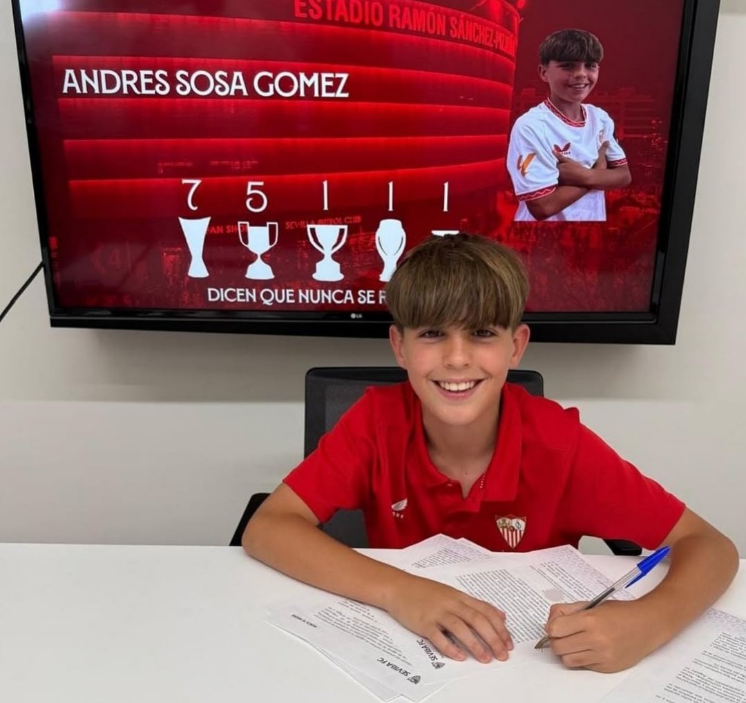 ✅ ¡ANDRÉS SOSA RENUEVA CON EL SEVILLA HASTA 2028! ✅

🤝 Esta temporada ha jugado 32 partidos con nuestro Alevín A. Ha anotado un total de 20 goles.

✍️ Tras toda una vida en nuestro club formará parte de nuestro Infantil B la temporada que viene.