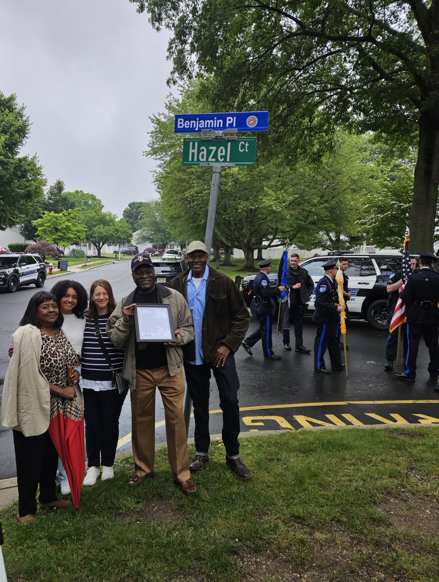 SoBrunswickTwp's tweet image. ๐บ๐ธ South Brunswick honored Sgt. Fred M. Benjamin with a street sign dedication for his service in Vietnam and lifelong commitment to our community. A proud moment recognizing a true hero. #VeteranHonors #SouthBrunswickNJ #PurpleHeart #ThankYouForYourService