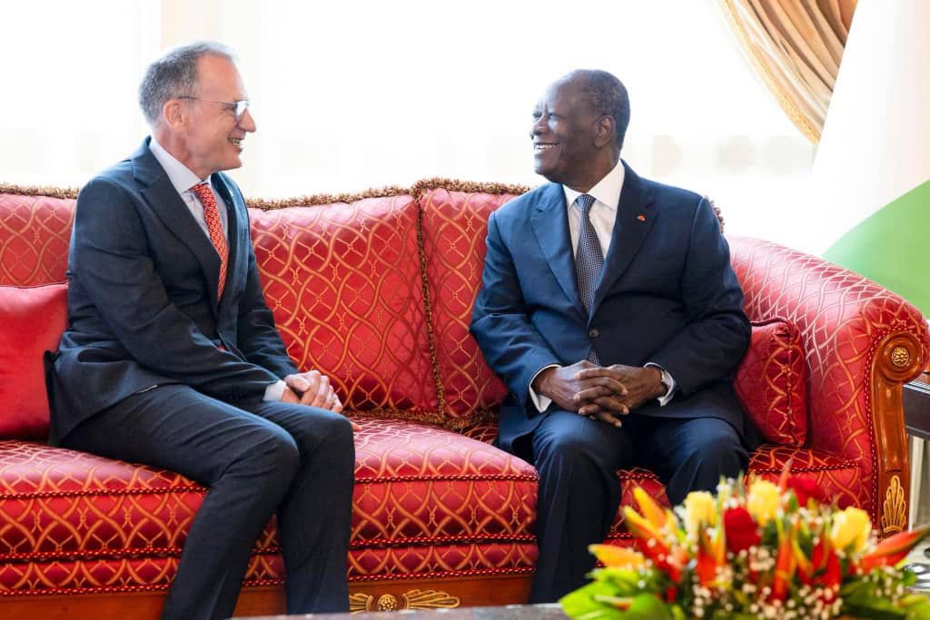 C’était un honneur ce matin de présenter au Président de la République S.E.M Alassane Ouattara les Lettres par lesquelles le roi Charles III m’accrédite auprès du Président en qualité d’ambassadeur du 🇬🇧 en 🇨🇮