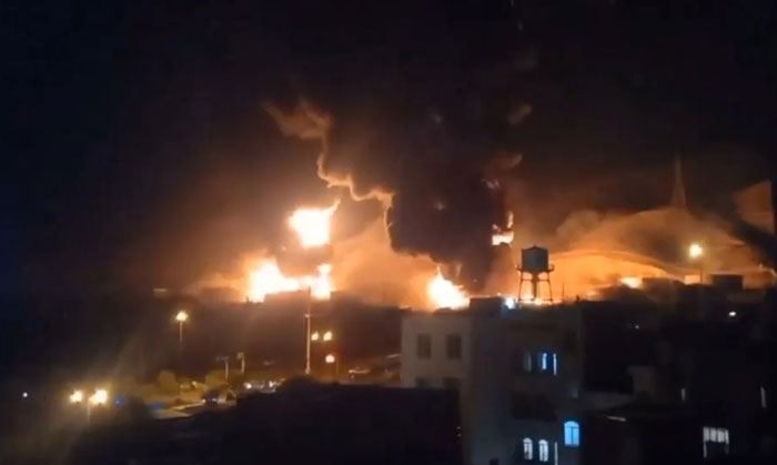 بيان عربي-إسلامي مشترك يدعو لوقف العدوان الإسرائيلي على #إيران وعودة عاجلة إلى المسار الدبلوماسي

- الدعوة إلى احترام سيادة الدول وتسوية النزاعات سلميًا
- الدول الموقعة ترفض استهداف المنشآت النووية وتدعو للامتثال للمواثيق الدولية
- التأكيد على ضرورة إخلاء الشرق الأوسط من أسلحة