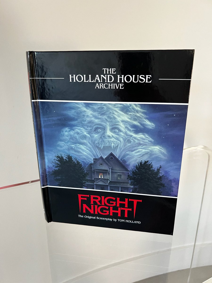 Back in store! Fright Night signed hardcover scripts 
terrortime.shop/frightnight-sc…