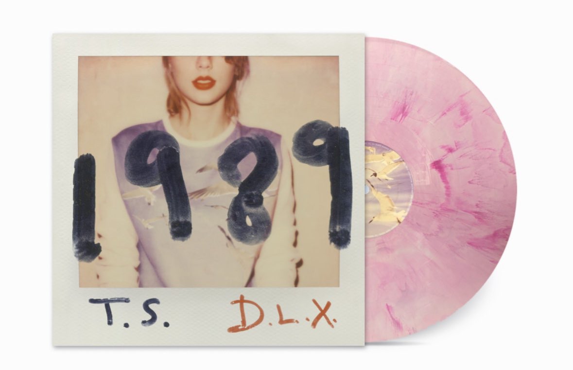 comebacktomeeli's tweet photo. WHENNN @taylornation13 @taylorswift13 @RepublicRecords @UMG 😭😭😭 https://t.co/M1MMQr1gpH