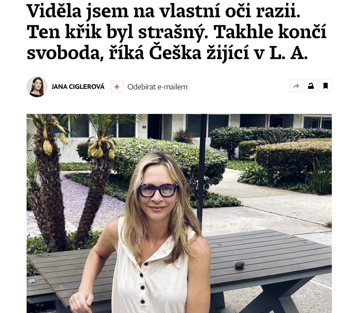 "Kdybych nebyla blond a běloška, nejspíš by mě sebrali taky. Viděla jsem několik situací, kdy na ně lidi křičeli, že jsou američtí občani, ale to nikdo v tu chvíli neřeší, nic neřeknou, vůbec s vámi nemluví, prostě vyskáčou v těch vestách a sbalí vás.“ denikn.cz/1760593/videla…