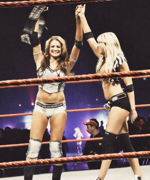 BeccaFarrow9's tweet photo. Perfection 💅 #kellykelly #evetorres #laylael https://t.co/4uMUgiX60G