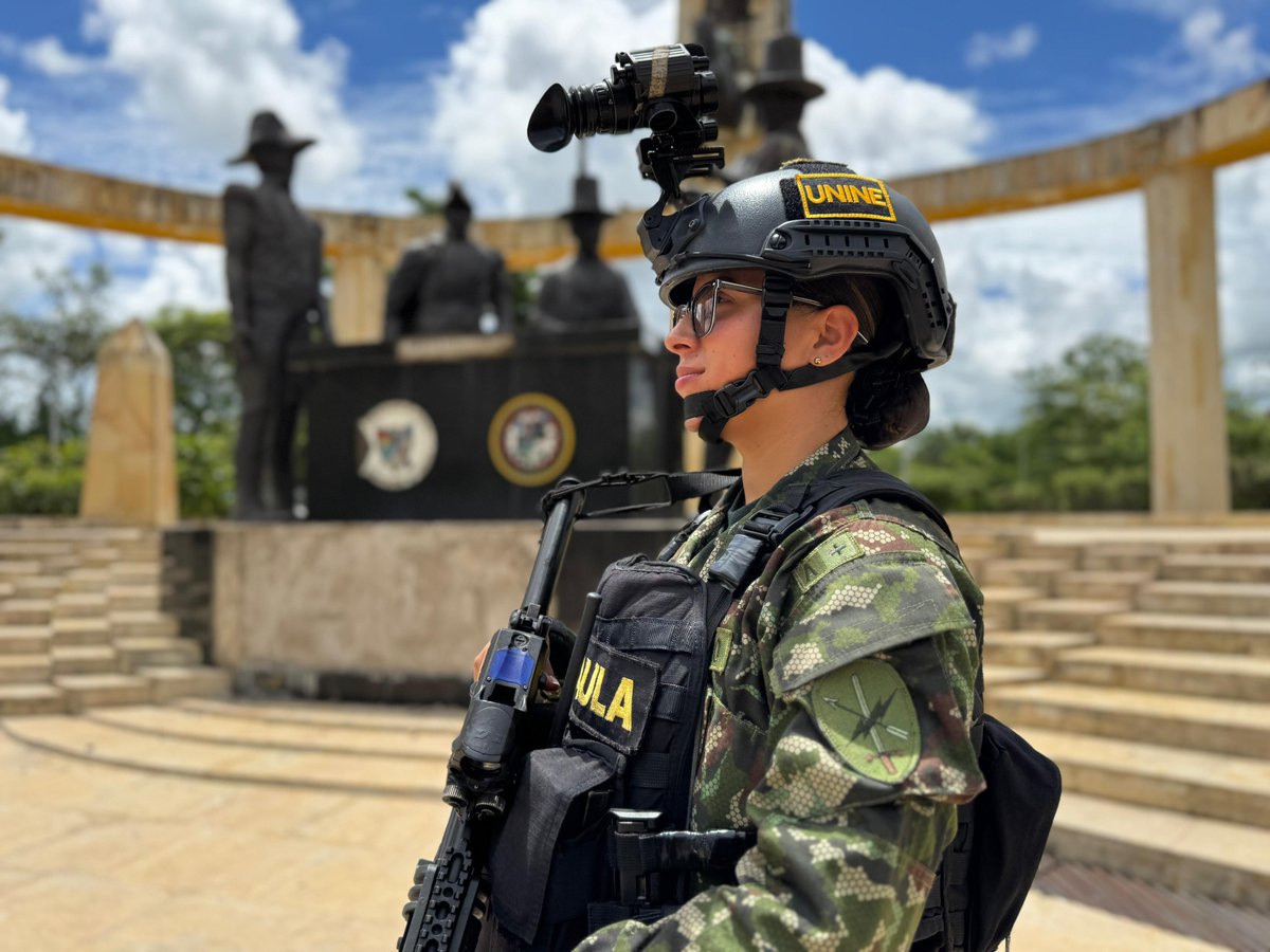 Octava División del Ejército Nacional (@ejercito_div8) on Twitter photo 🔎 El <a href="/GaulaMilitares/">GAULA MILITARES</a> #Arauca permanece vigilante frente a las amenazas y formas de delinquir de los grupos armados organizados. Si es víctima de extorsión, denuncie. Su seguridad es prioridad. ☎️ #Línea147 – disponible 24/7.
#YoNoPagoYoDenuncio 🔎 El <a href="/GaulaMilitares/">GAULA MILITARES</a> #Arauca permanece vigilante frente a las amenazas y formas de delinquir de los grupos armados organizados. Si es víctima de extorsión, denuncie. Su seguridad es prioridad. ☎️ #Línea147 – disponible 24/7.
#YoNoPagoYoDenuncio