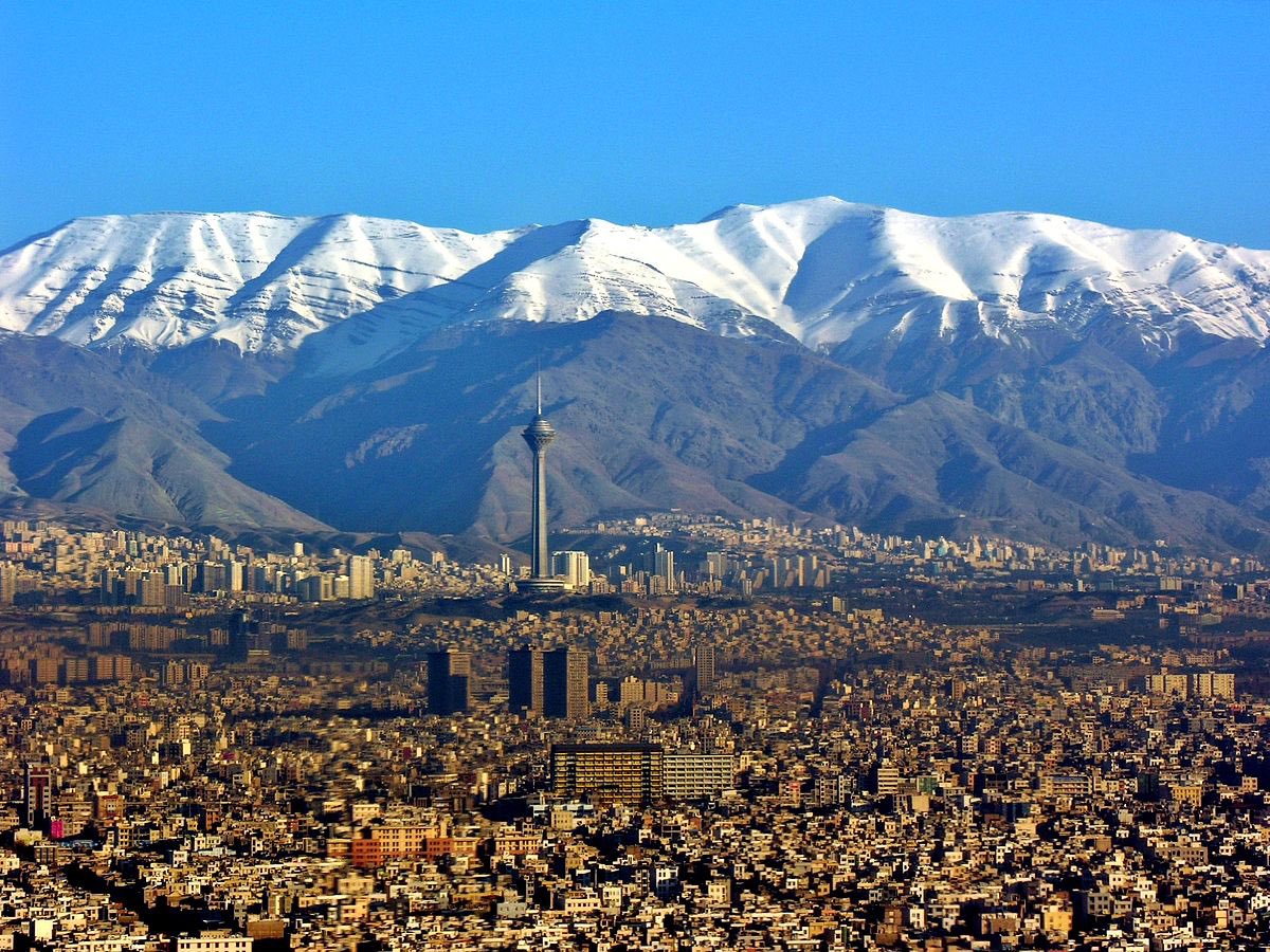 MrSamSolomon's tweet photo. جان من‌ ‌است او هی مزنیدش https://t.co/RFcJIFFtsl