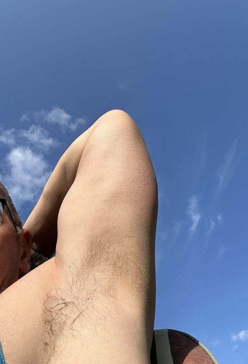 Perfect blue sky

😉

Findom.