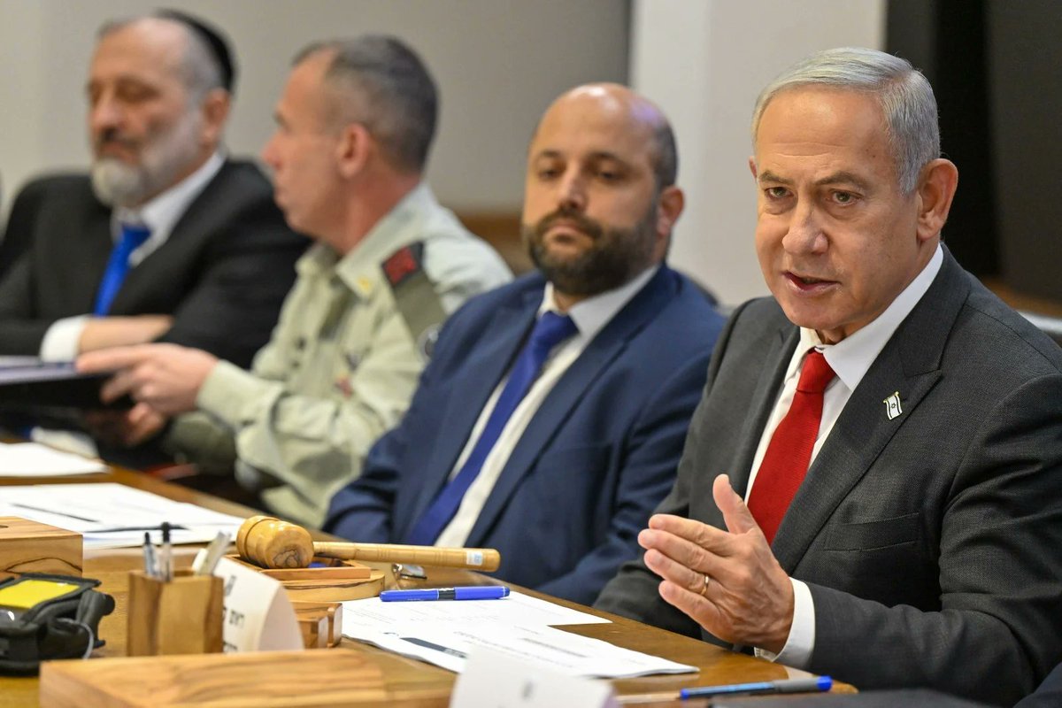 BREAKING: ISRAELI PRIME MINISTER NETANYAHU IS HOLDING AN EMERGENCY SECURITY MEETING
#IsraeliranWar